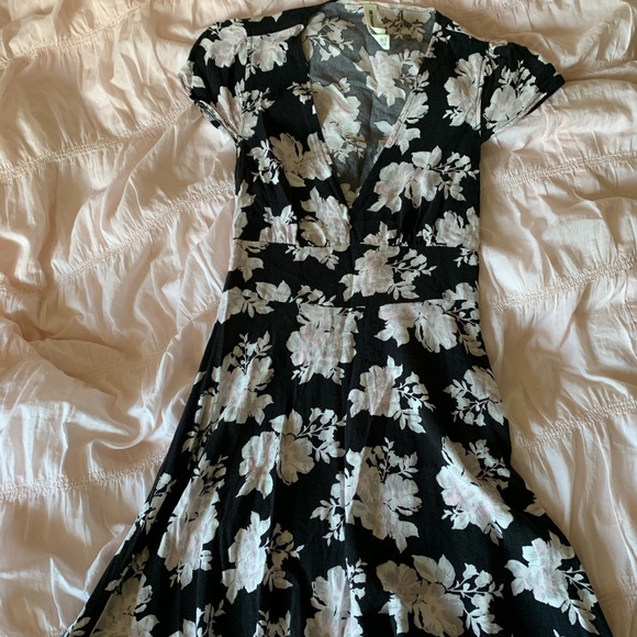 Black Floral Aeropostale Dress - Picture 1 of 2